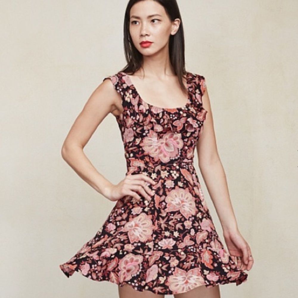 SOLD ON DEPOP Reformation Perla Dress